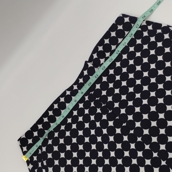 Larry Levine Sport Stretch Dark Navy Dot Mini Skirt Size 12 - Picture 8 of 9